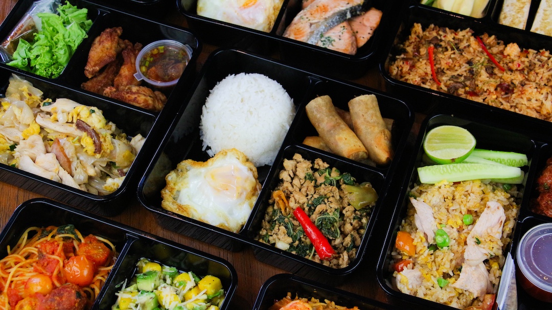 ข้าวกล่องพรีเมียม ครัวดอกไม้ขาว สำหรับออฟฟิศและบริษัท ส่งฟรีในกรุงเทพ | Premium meal box set delivery Bangkok